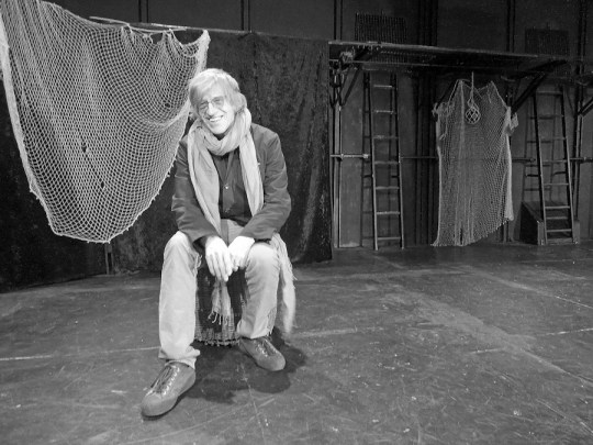 Peter Seelig in the theater Espace Marais Paris  Photo by Maia Citterio