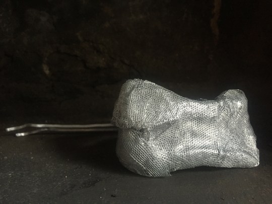 Sleeping - wire and aluminium mesh